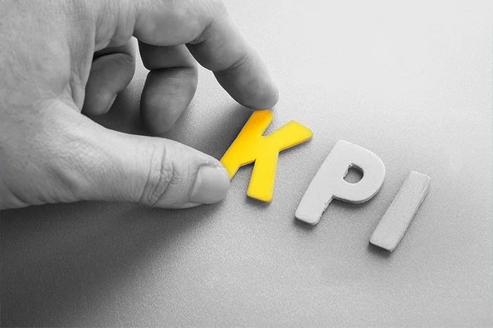 شاخص کلیدی عملکرد یا KPI چیست و چطور آن را در کسبوکارها تدوین کنیم؟ 2 KPI چیست